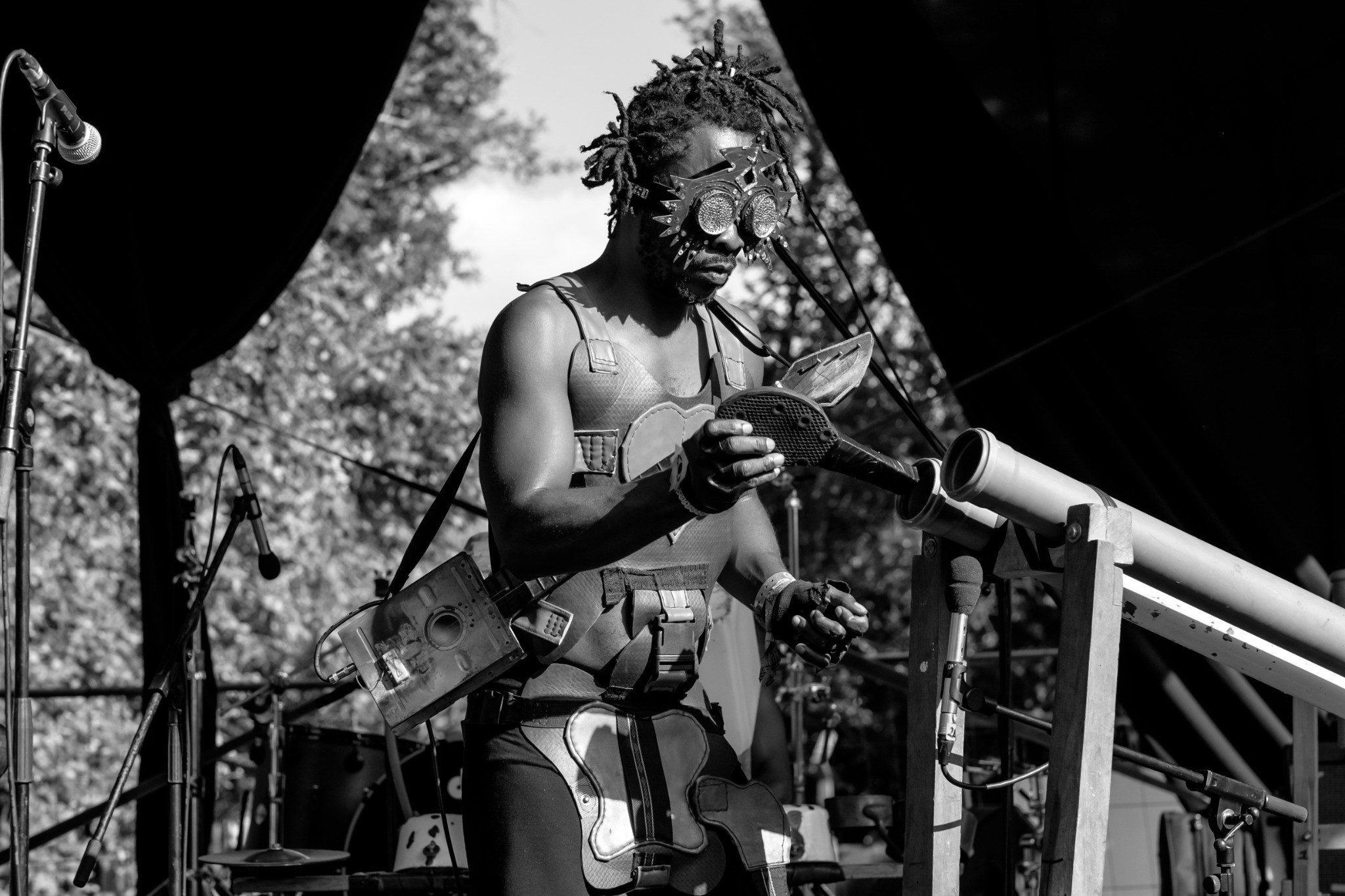 LIVE / MUSIC